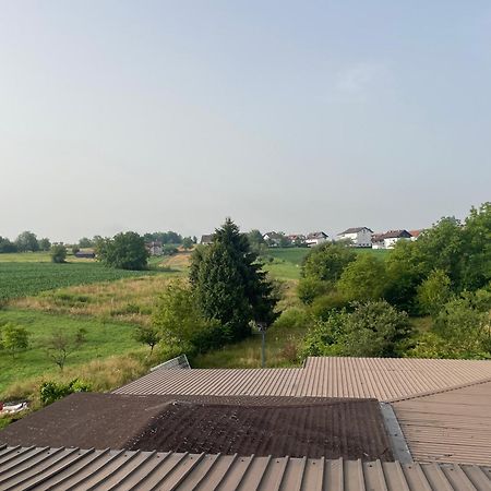 Vila Milka - Balkon - Besplatan Parking - Samostalna Prijava Karlovac Exterior photo